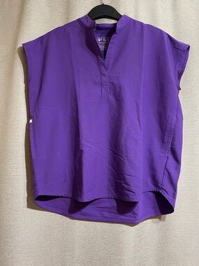 FIGS Technical Collection Purple Scrub Top Small - Oversized Fit Workwear